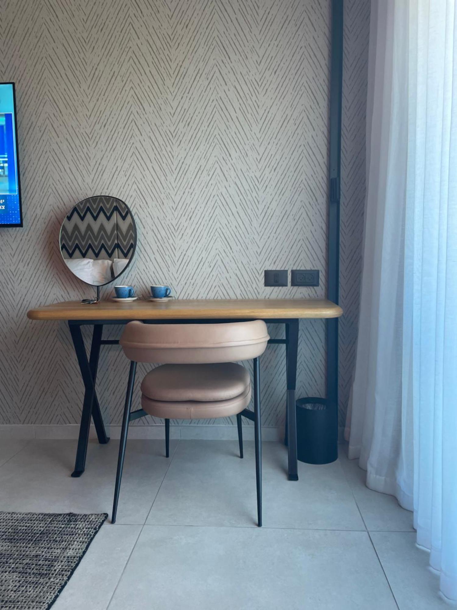 Suite On The Beach Хайфа Экстерьер фото